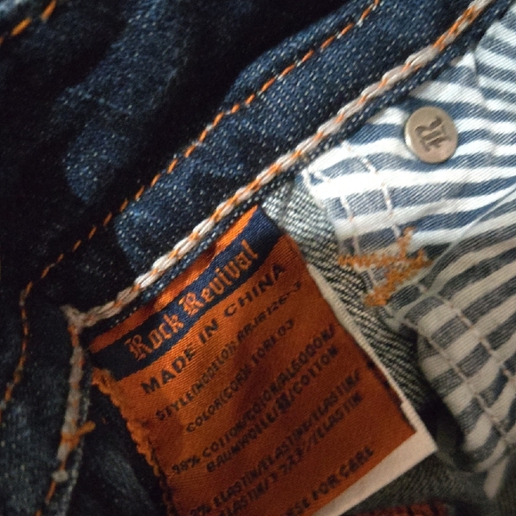 Women - Picture 3 of 4